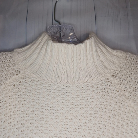 American Eagle Outfitters turtleneck sweater - Picture 5 of 13